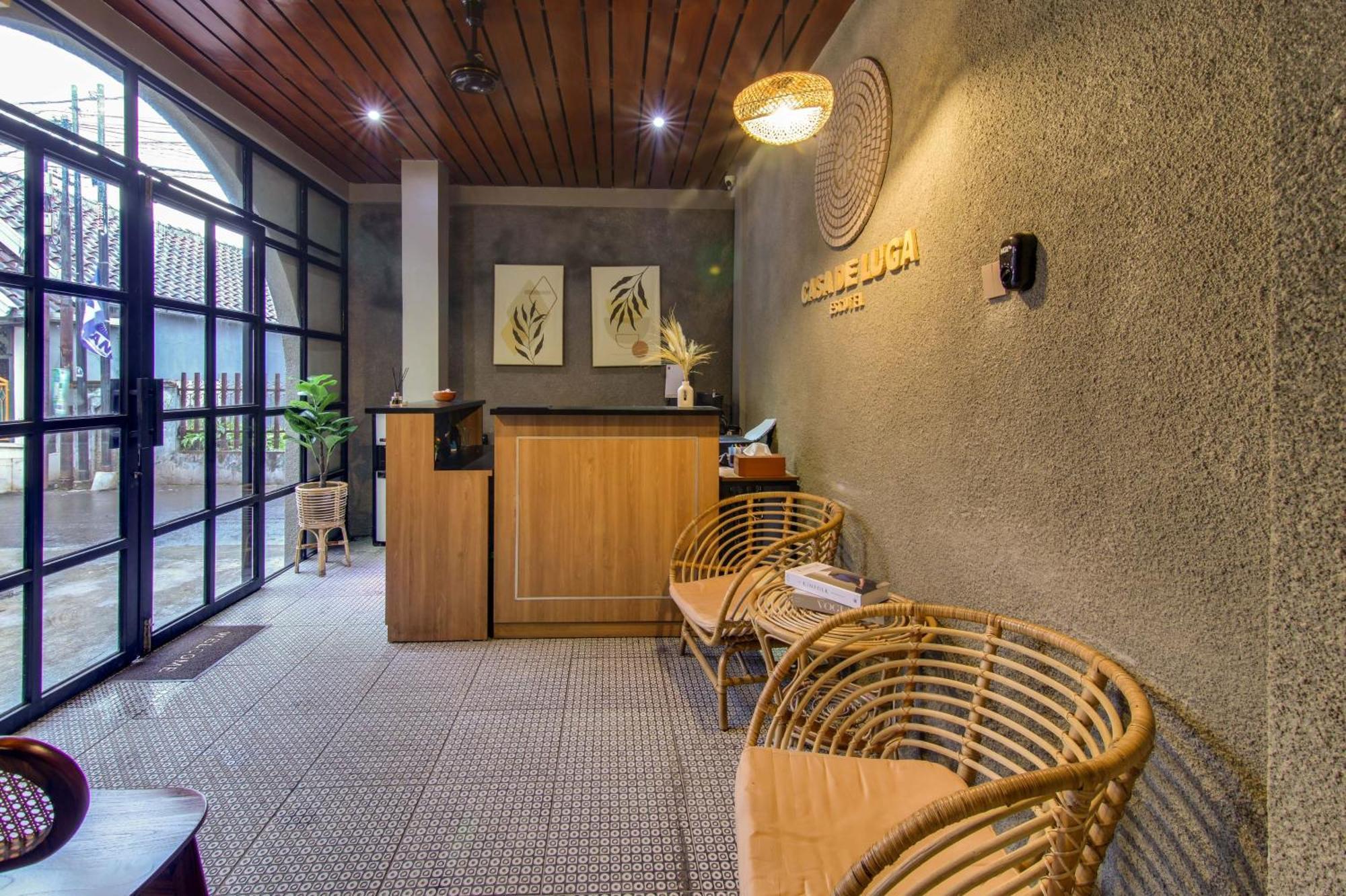 Escotel Casa De Luga Джакарта Экстерьер фото